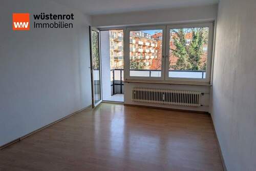 Wohnzimmer - Etagenwohnung mit 51,20 m&sup2; in München zum Kaufen