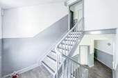 Hausflur - 4 Zimmer Etagenwohnung zur Miete in Bochum