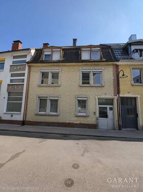 Hausansicht - 3-Familienhaus in Pforzheim-Eutingen