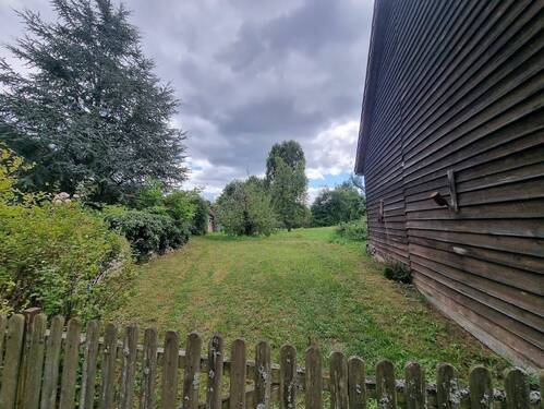 Durchfahrt zum hinteren Grundstück - 