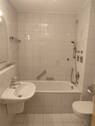 Bad mit Wanne - 