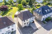 Außenansicht - Projekt Traumhaus: Doppelhaushälfte auf ca. 566 m² Grundstück sucht kreative Modernisierer!