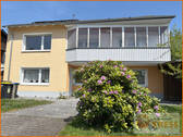 Bild 1 - Reserviert!!! Einfamilienwohnhaus mit Wintergarten, Carport, Garage u. Einliegerwohnung in Neuhof