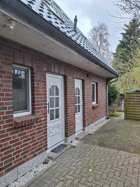 Hauseingang und Heizungsraum - 6 Zimmer Doppelhaushälfte zum Kaufen in Tornesch