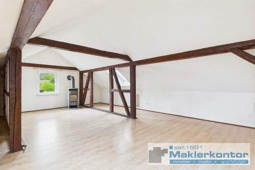 Dachgeschoss/Wohnbereich mit Kamin - 