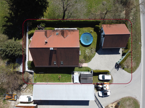 Ansicht Drohne - Einfamilienhaus mit 195,00 m&sup2; in Fahrenzhausen zum Kaufen