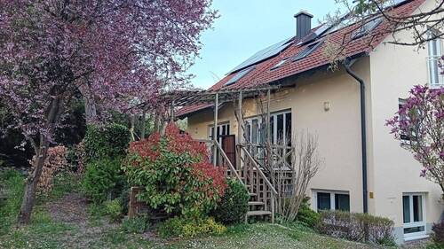 Garten mit Blick auf Veranda - 