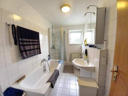 Wannenduschbad WE 1.OG - 