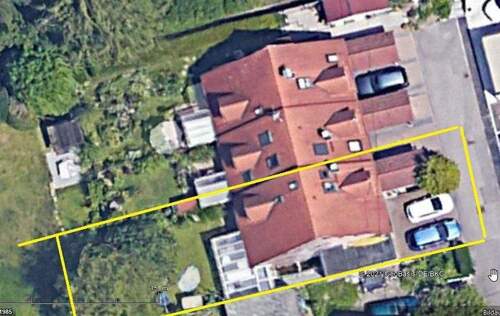 Luftbild, gelb umrahmter Teil - 9 Zimmer Reihenendhaus zum Kaufen in Sindelfingen