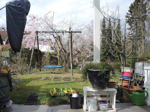 Blick in den Garten - 9 Zimmer Reihenendhaus in Sindelfingen