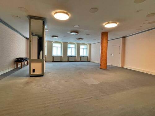 Verkaufsraum 1. OG - 1 Zimmer Mehrfamilienhaus, Wohnhaus in Meißen