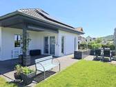Aussenansicht 1 - Moderner Bungalow in ruhiger Wohnlage - energieeffizient & hochwertig ausgestattet