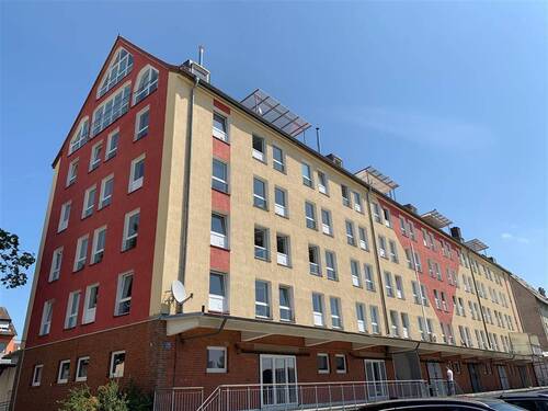 Außenansicht - Offen geschnittene Bürofläche in zentraler Lage ab sofort frei! - direkte Parkmöglichkeiten am Büro