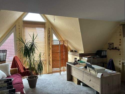 DG-Wohnung: Büroecke im Wohnzimmer - 