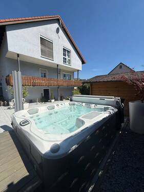 Whirlpool.jpeg - Perfektes Haus für zwei Generationen mit großem Potenzial