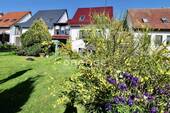 Rückseite mit Garten - 