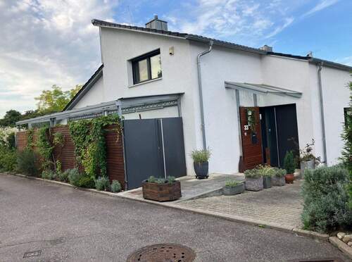 Bild 1 - Schöne Architekten-DHH mit einzigartigem Wohnen