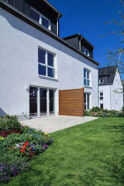 Terrasse - Neubau-Reihenhaus mit Terrasse - 140 m² Familienhaus mit sehr niedrigen Energiekosten (EH-40 + PV)