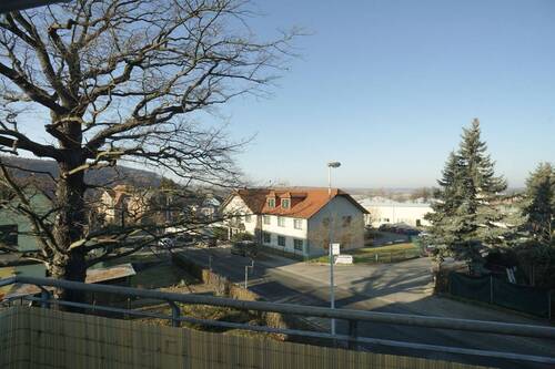 Balkonblick - 2 Zimmer Etagenwohnung zur Miete in Freital