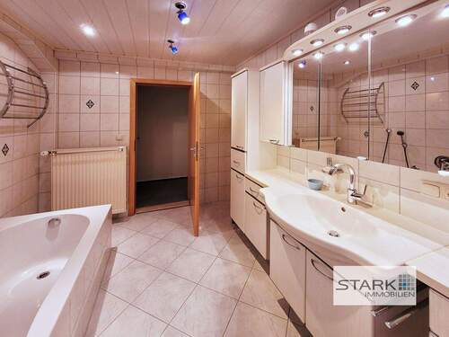 Badezimmer, Waschtisch.jpg - 