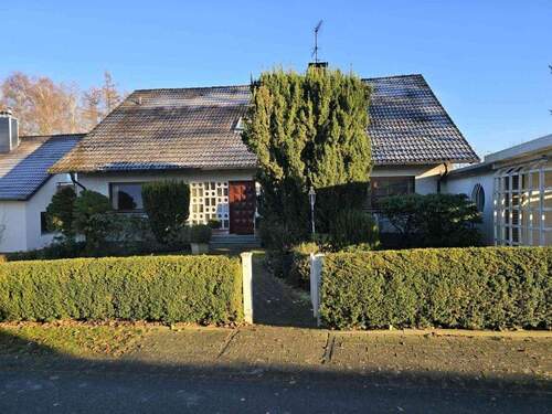 Hausansicht - 1 Zimmer Einfamilienhaus in Lemgo