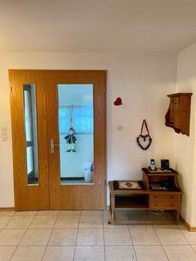 Eingangsbereich - 5 Zimmer Mehrfamilienhaus, Wohnhaus zum Kaufen in Niedereschach-Schabenhausen