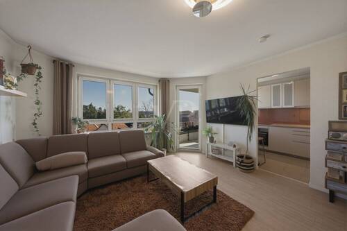 Wohnzimmer mit offener Küche - 2 Zimmer Etagenwohnung in Berlin / Mariendorf