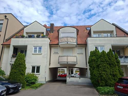 Hausansicht Rückseite - Delitzsch...Entspannung pur in Top-Wohnung mit Balkon + neuem Boden!