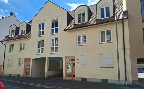 Hausansicht - 2 Zimmer Etagenwohnung zur Miete in Delitzsch