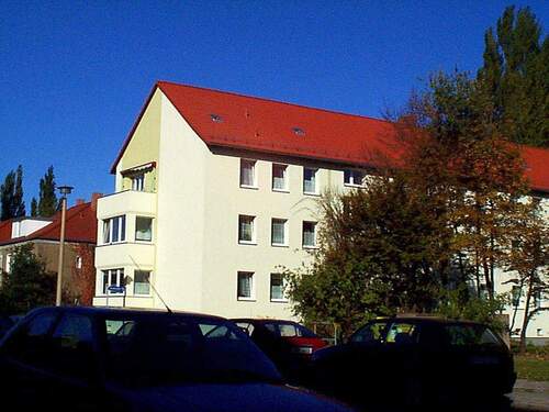 Hausansicht 1 - Geräumige 3-Raum-Wohnung! - 560,00 EUR Kaltmiete, ca.  70,00 m² Wohnfläche