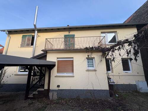 Hofansicht - 6 Zimmer Einfamilienhaus in Rödersheim-Gronau