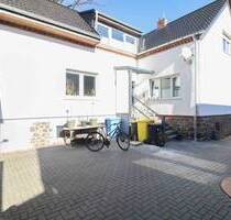 VB: Gehoben und neuwertig: 7-Zi.-EFH mit Garten in Burgstall
