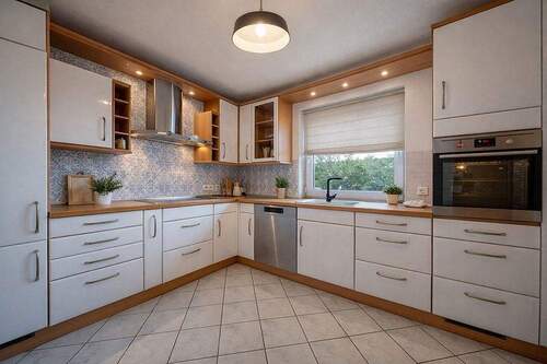 200-8699_Küche-2a_gestaged - 