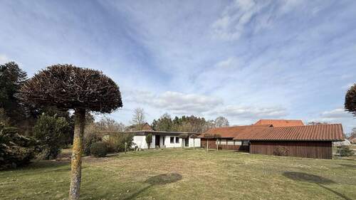 Freistehender Bungalow - Großzügiger Bungalow mit Schwimmbad in Hunden