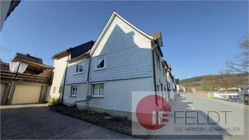 Haus und Umgebung II - 