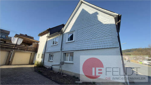 Haus und Umgebung III - 