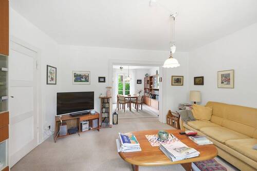 Wohnzimmer - 6 Zimmer Reihenendhaus zum Kaufen in Berlin