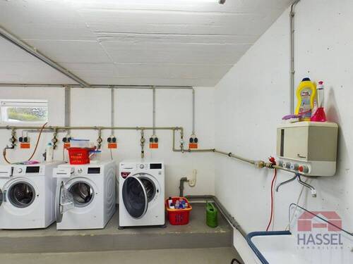 Gemeinsame Waschküche im Keller - 