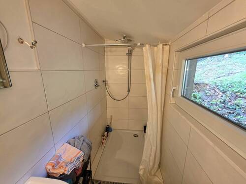 Dusche - Mehrfamilienhaus, Wohnhaus mit 40,00 m² in Helsa zum Kaufen