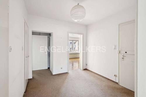 Flur - 2 Zimmer Etagenwohnung zum Kaufen in Hamburg