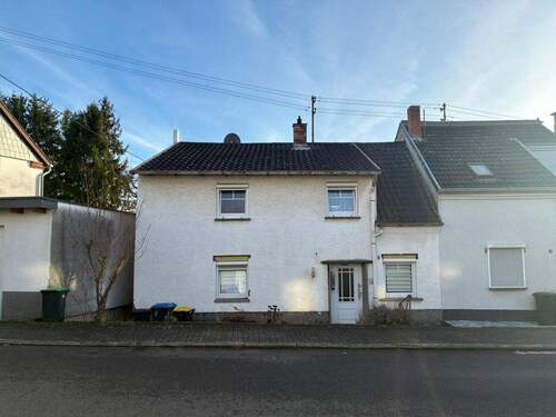 Vorderansicht - Teilsanierte Doppelhaushälfte in Riegelsberg