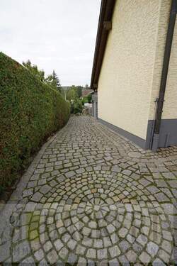 seitlicher Grundstücksbereich - 