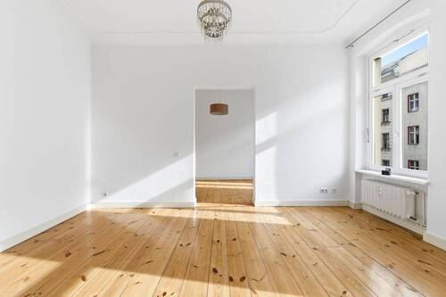 Wohnzimmer - 3 Zimmer Etagenwohnung zum Kaufen in Berlin