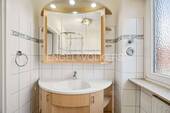 Helles Badezimmer - 