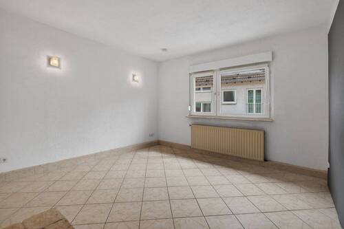 Wohnzimmer - 2 Zimmer Etagenwohnung in Karlsruhe / Knielingen