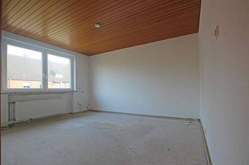 Wohnzimmer - Bild 1 - 2 Zimmer Reihenmittelhaus zum Kaufen in Geesthacht