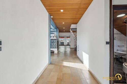 Flur - 6 Zimmer Etagenwohnung in Adelsdorf