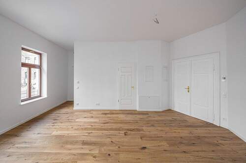 Wohn- und Schlafzimmer - 1 Zimmer Etagenwohnung zum Kaufen in Leipzig