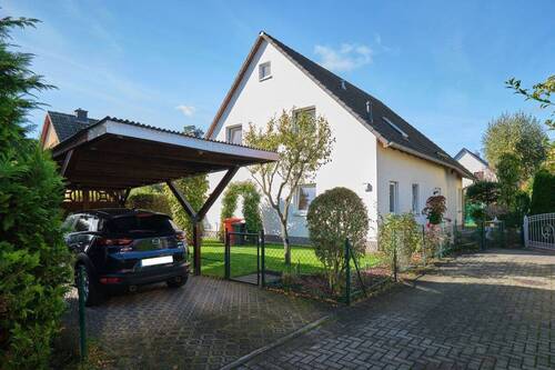 Hausansicht.jpg - 5 Zimmer Einfamilienhaus zum Kaufen in Berlin