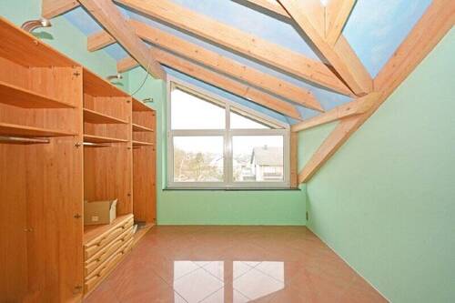 Sclafzimmer DG-Wohnung - 